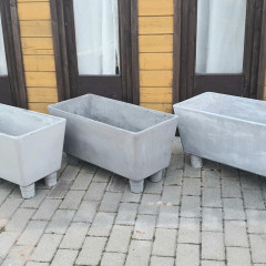 Betona puķu kastes
